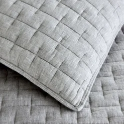 Ari Cotton Quilt & Shams