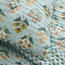 Blossom Quilt & Shams