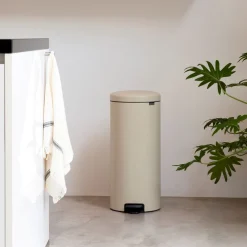 Brabantia New Icon Trash Can (8 Gallon)