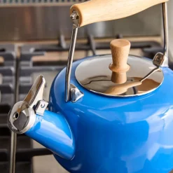 Chantal Sven Kettle with Wood Handle
