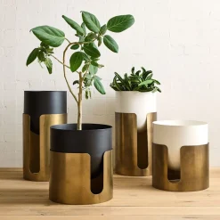 Ciro Metal Standing Planters