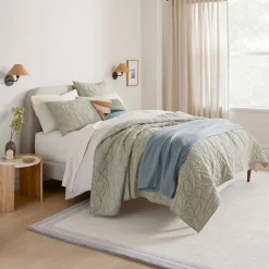 Curves Scalloped Rug