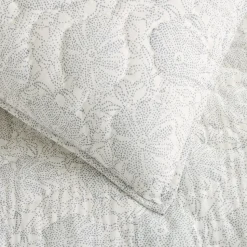 Dotted Floral Quilt & Shams