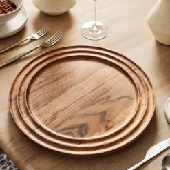 Grooved Wood Charger