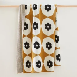 Happy Habitat Recycled Cotton Throw - India