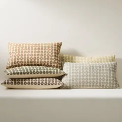 Honeycomb Silk Lumbar Pillow Cover
