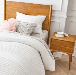 Kids Mid-Century Nightstand (18")