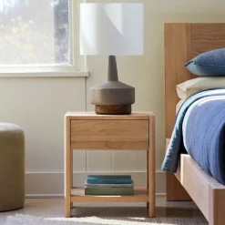 Linwood Nightstand (18")