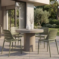Newcastle Round Indoor/Outdoor Dining Table (47"–60")