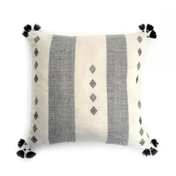 Nimmit Handloomed Trekant Pillow Cover