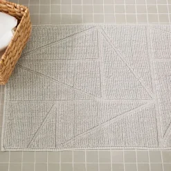 Organic Triangle Sculpted Bath Runner