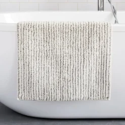 Organic Tufted Stripe Bath Mat