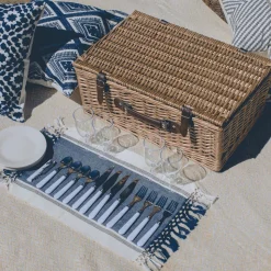 Party Pack Picnic Basket (22 Piece Set)