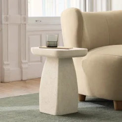 Quince Indoor/Outdoor Concrete Pedestal Side Table (14")