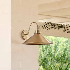 Roslyn Indoor/Outdoor Sconce (14")