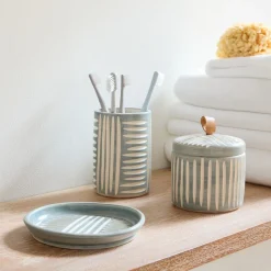 SampleHAUS Zulu Bath Accessories