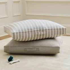 Sunbrella® Indoor/Outdoor Flat Striped Pet Bed
