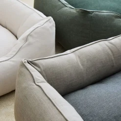 Sunbrella® Indoor/Outdoor Wave Solid Pet Bed