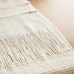 TALLO de OLIVO Threads Table Runner