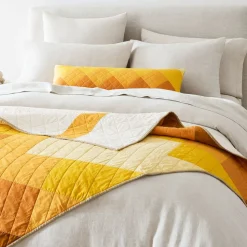 Vacilando Studios Chedi Throw Quilt