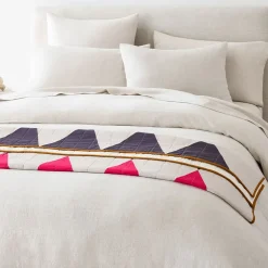 Vacilando Studios Khit Quilt