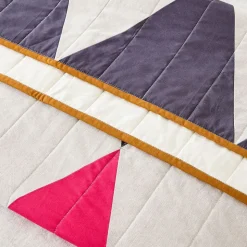 Vacilando Studios Khit Quilt