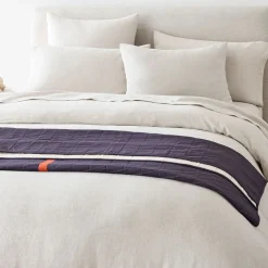 Vacilando Studios Thanon Throw Quilt