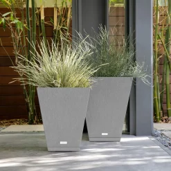 Veradek Nobleton Indoor/Outdoor Planter
