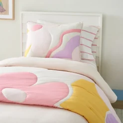 Wave Floral Quilt & Shams