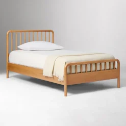 Wythe Spindle Bed