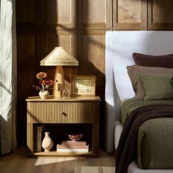 Ysoria Nightstand (32")